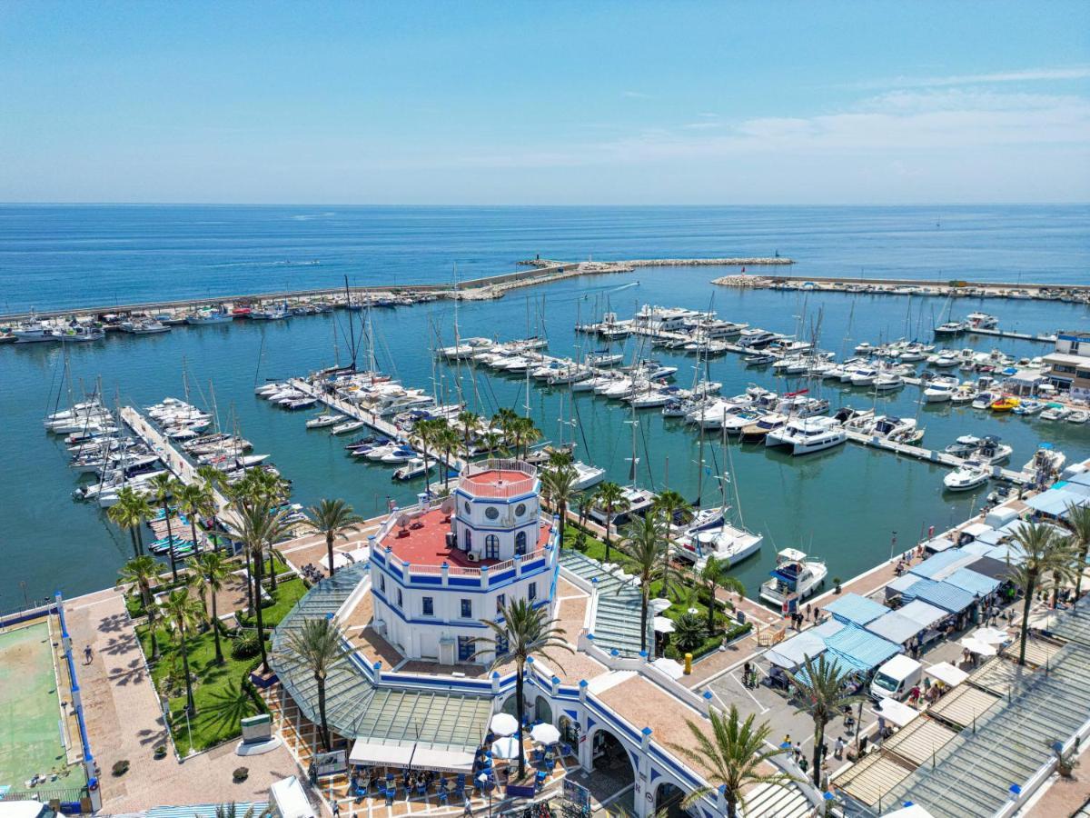 Spacious Beachfront Town House In Estepona With Fully Equipped Kitchen, Pools, Garden, Sea View Екстер'єр фото