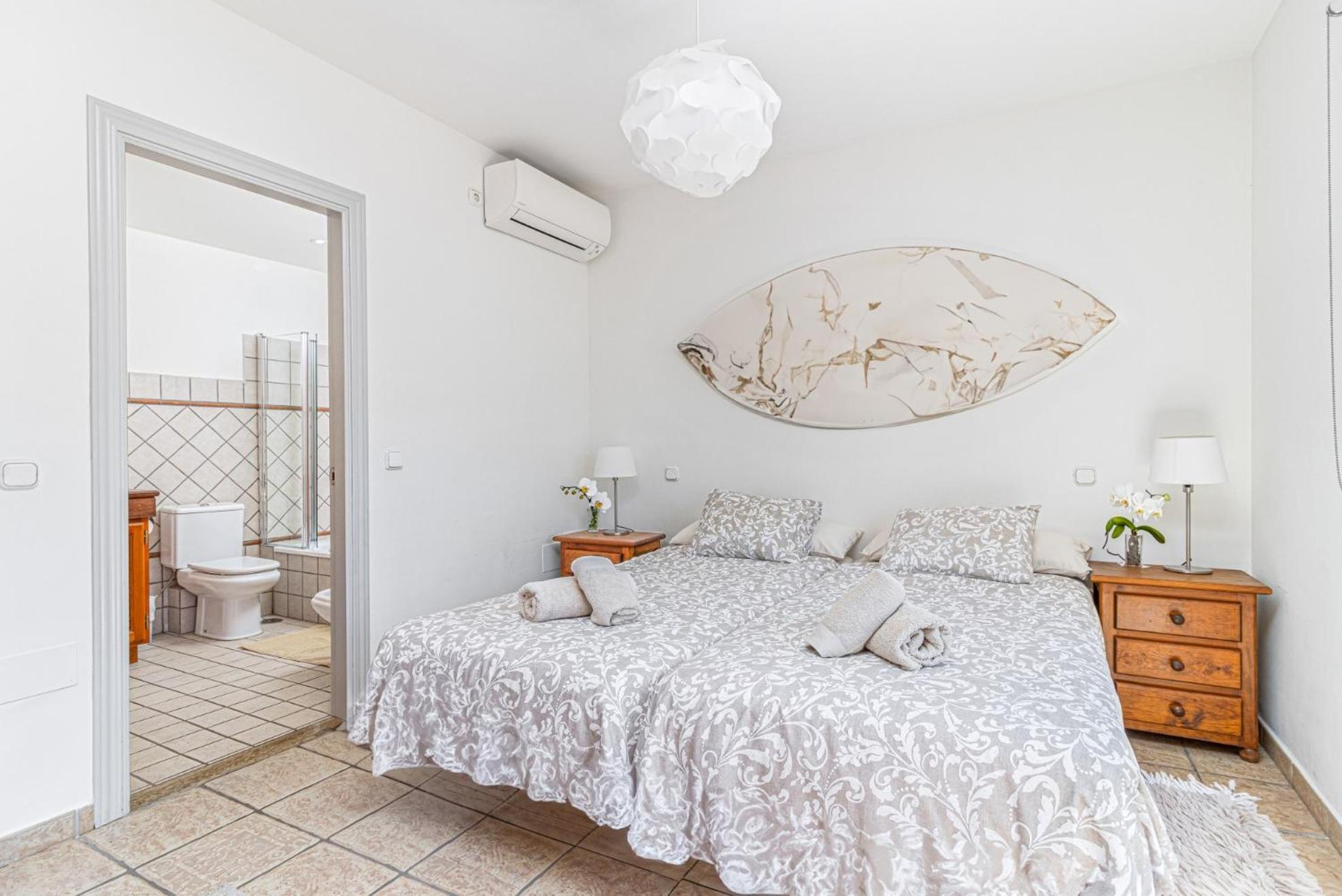 Spacious Beachfront Town House In Estepona With Fully Equipped Kitchen, Pools, Garden, Sea View Екстер'єр фото